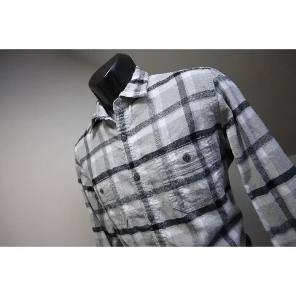 J Crew Classic Fit Flannel Camp Shirt Button Up Plaid Long Sleeve Mens Sz Medium